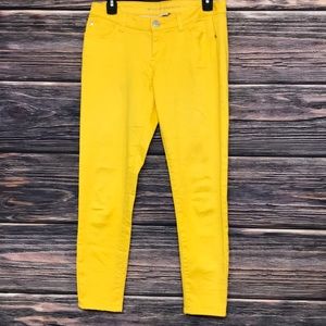 Celebrity pink size 7 yellow jeans 26 inch inseam